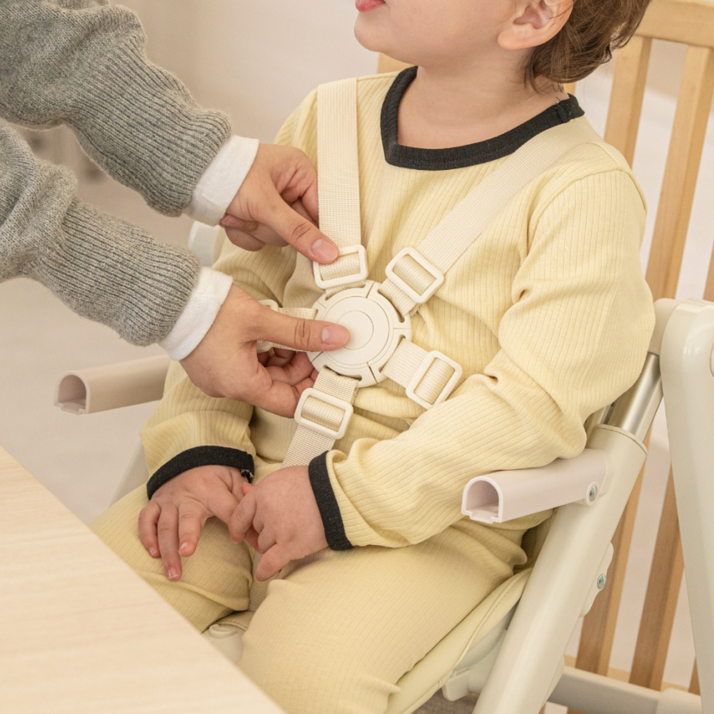 가볍고 편리한 아기용 휴대용 부스터 의자, 어디서든 간편하게!