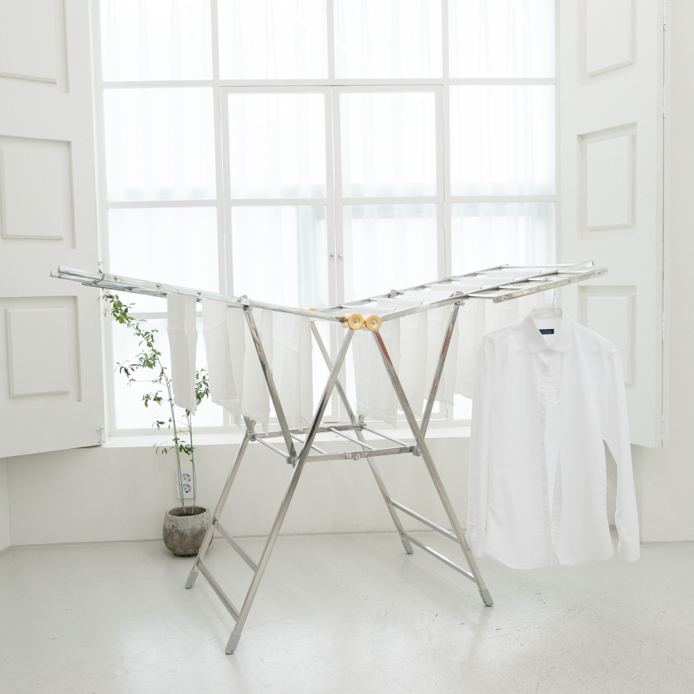 튼튼하고 편리한 바퀴 달린 빨래건조대, 집안이 더 깔끔해져요!