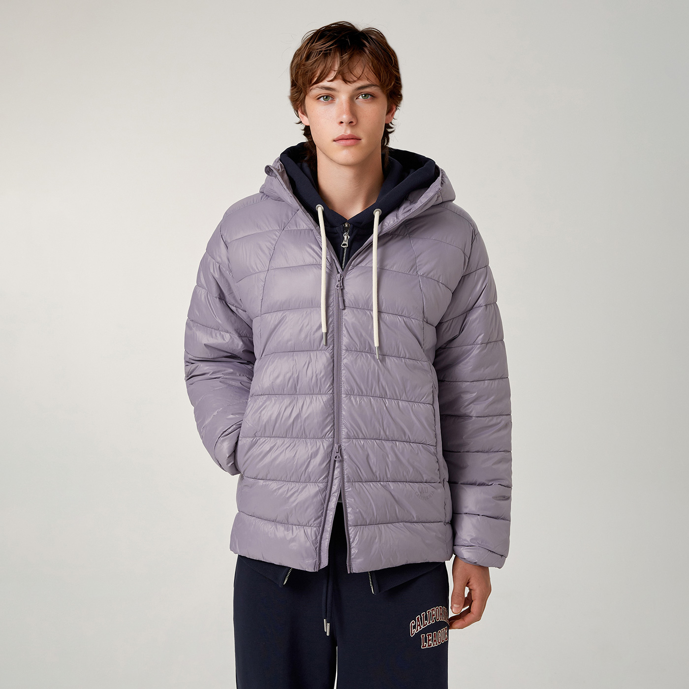 편안하게 입기 좋은 후아유 라이트 후디드 자켓, 어떤 옷이든 잘 어울려요!