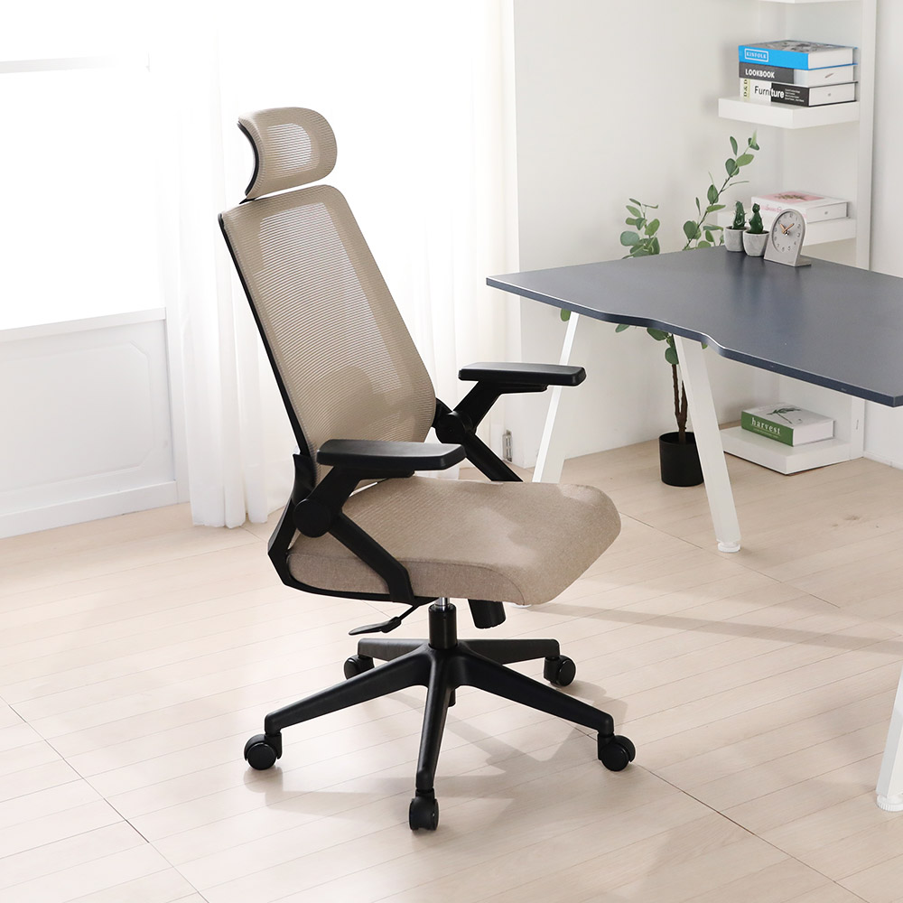 집에서 편하게 사용하는 컴퓨터 책상과 의자 추천