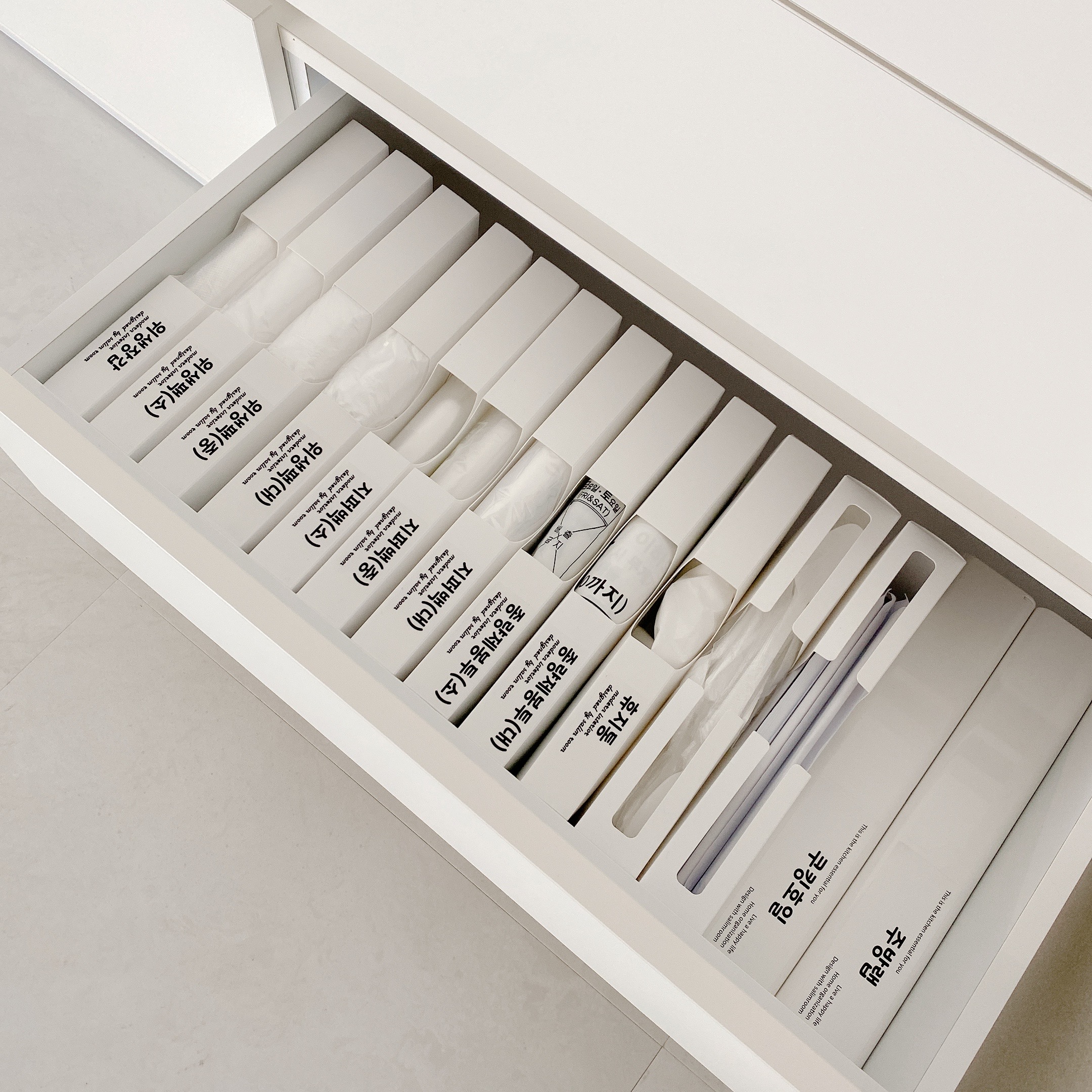 집안 정리의 필수템! 비닐봉투 정리함으로 깔끔하게 정돈하세요