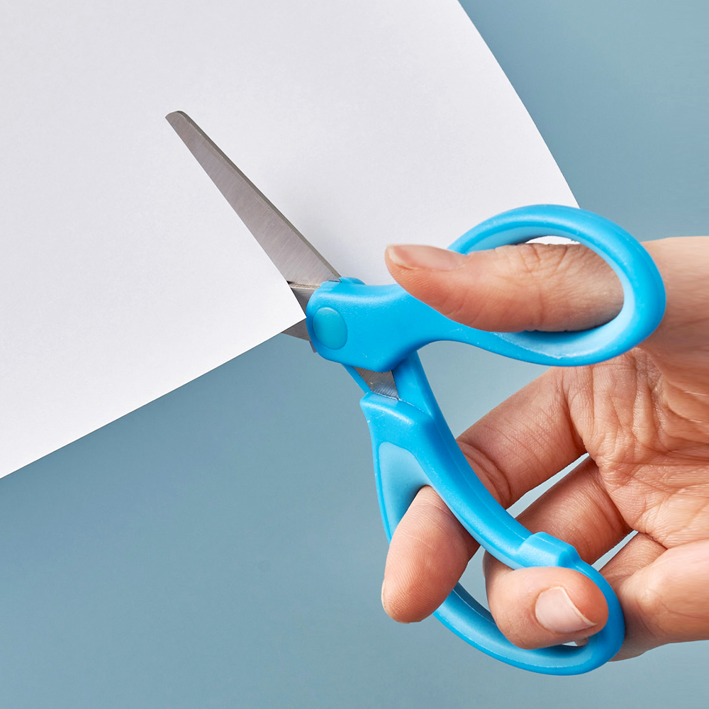 아이들이 안전하게 사용할 수 있는 양손가위, 어떤 점이 좋을까?