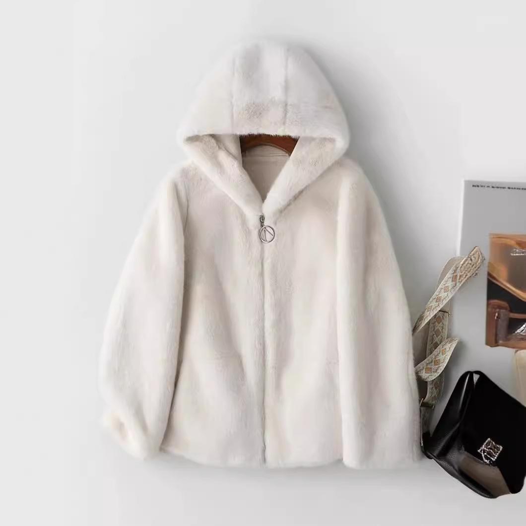 겨울철 따뜻하고 세련된 여성용 골드 밍크 모피 자켓 추천