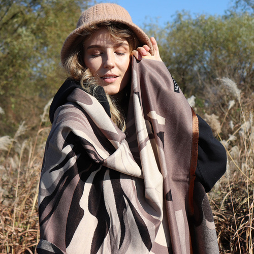 일상 속 따뜻함을 더하는 여성용 머플러와 숄 추천
