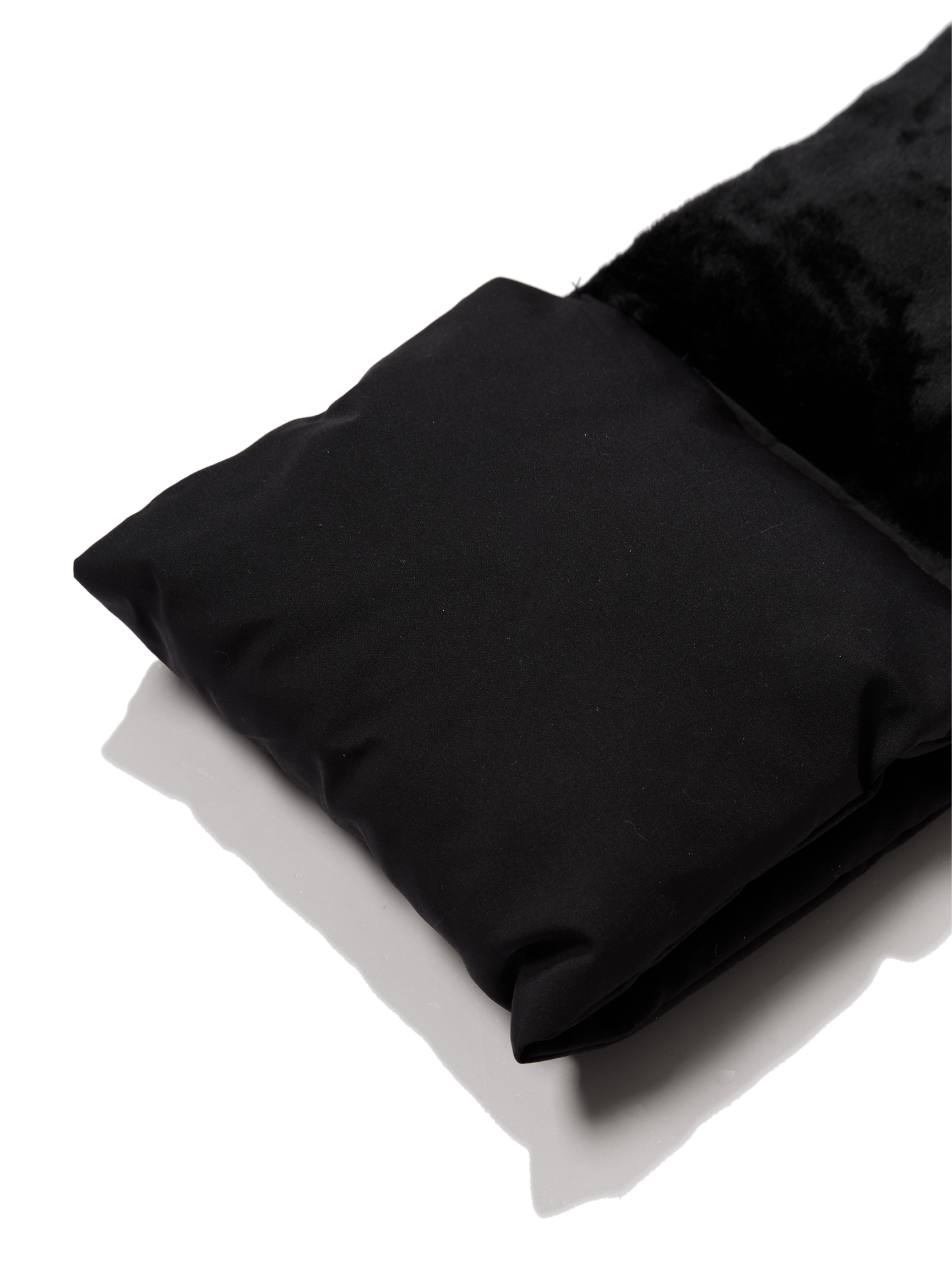 포근하고 따뜻하게! 여성용 패딩 목도리로 겨울 스타일 완성하기