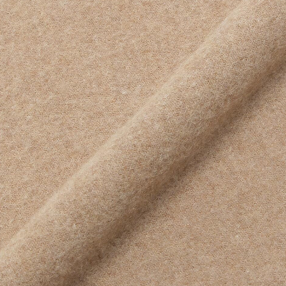 이태리 포니 울 소재의 남녀공용 목도리, 따뜻하게 연출하는 방법