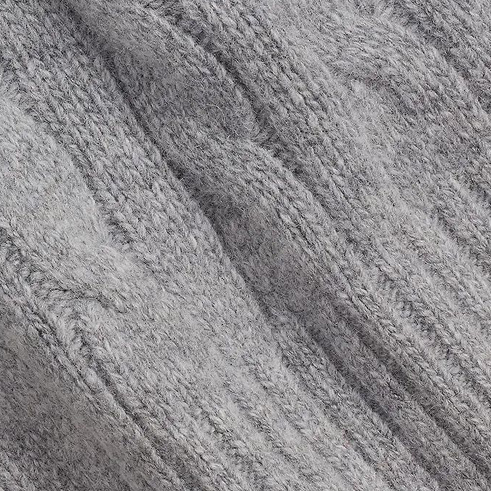 포근하고 세련된 울 목도리, 따뜻함과 스타일을 동시에 챙기세요!