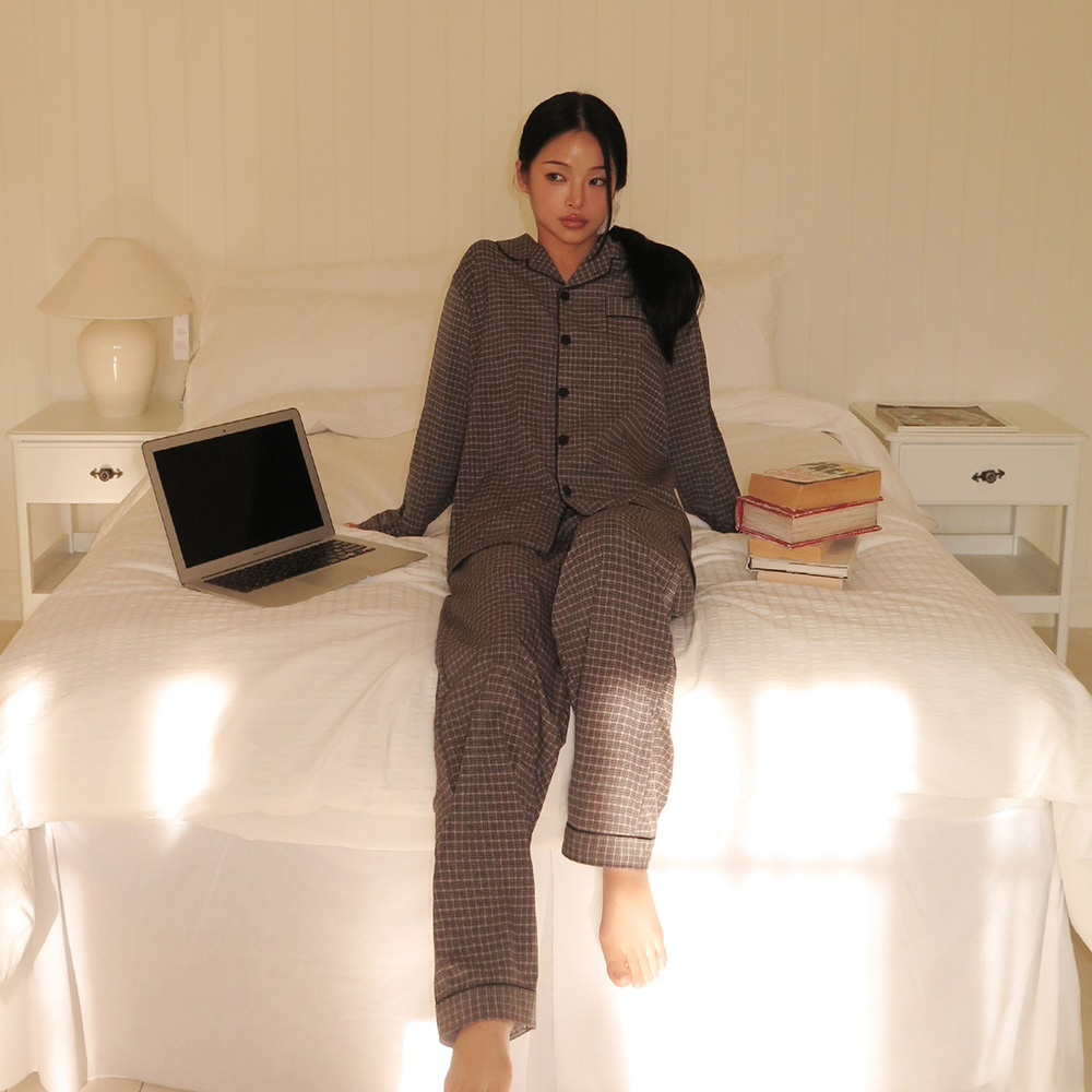 편안한 밤을 위한 실크 느낌 잠옷 세트, 집에서도 스타일리시하게!