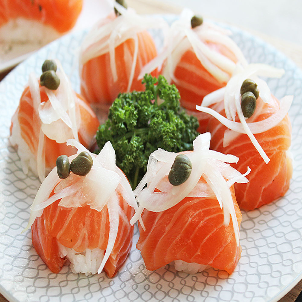 신선하고 맛있는 노르웨이 연어, 집에서 즐기기 좋은 슬라이스 제품