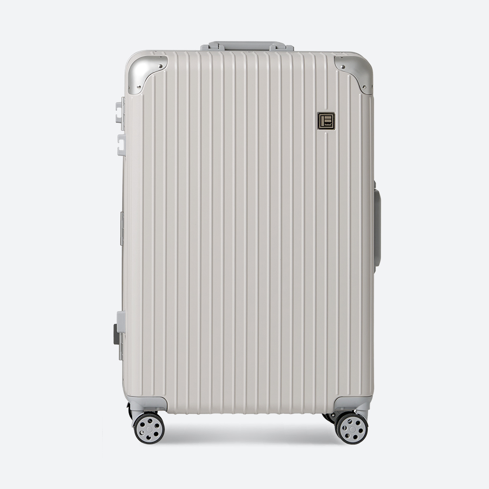 가볍고 넉넉한 여행용 캐리어, 28인치로 편하게 떠나보세요!