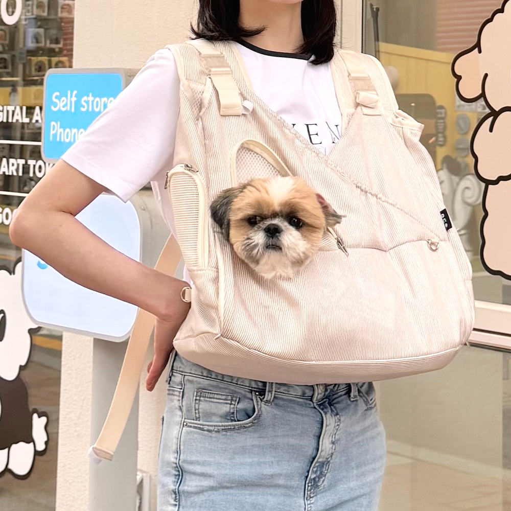 강아지와 함께하는 산책이 더 편해지는 이동가방 추천