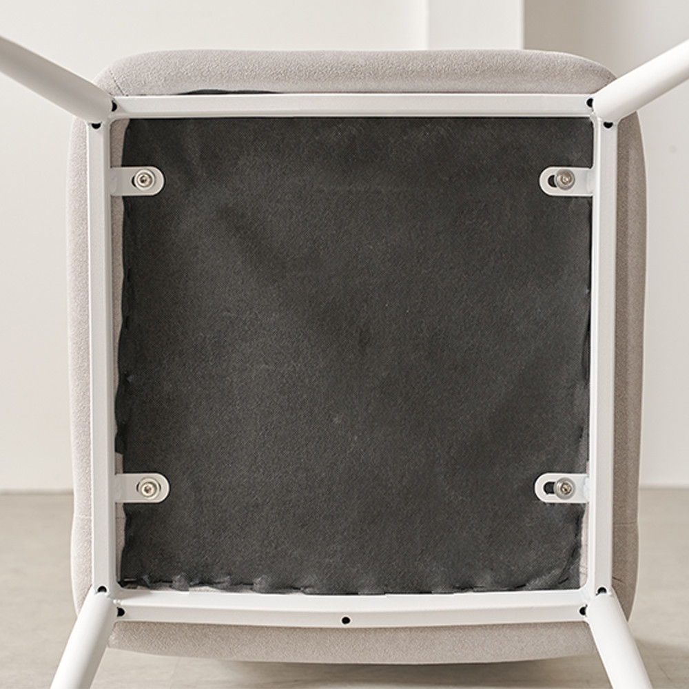 편안한 허리 지지와 세련된 디자인의 다이닝 체어 추천