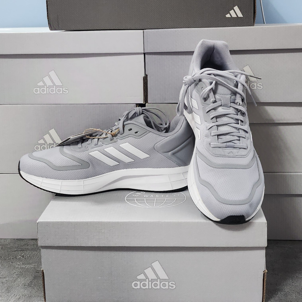 편안한 발볼과 뛰어난 착용감! 남성용 운동화 추천