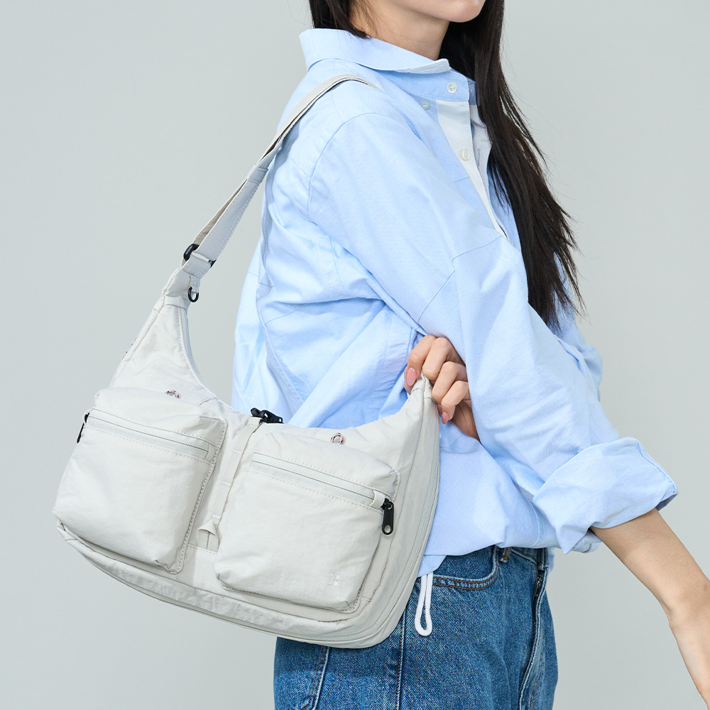 여행 가방으로 딱! 안전하고 실용적인 크로스백 추천