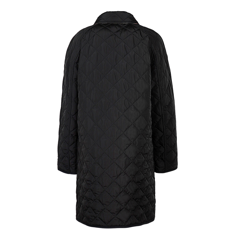 편안하고 세련된 여성용 퀼팅 코트, 버버리 뉴 타이팅 스타일 소개