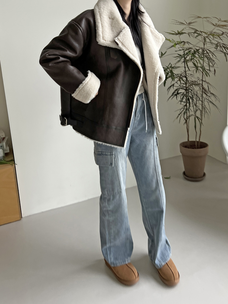 겨울철 따뜻하고 멋스럽게! 오버사이즈 하이넥 레더 무스탕 추천