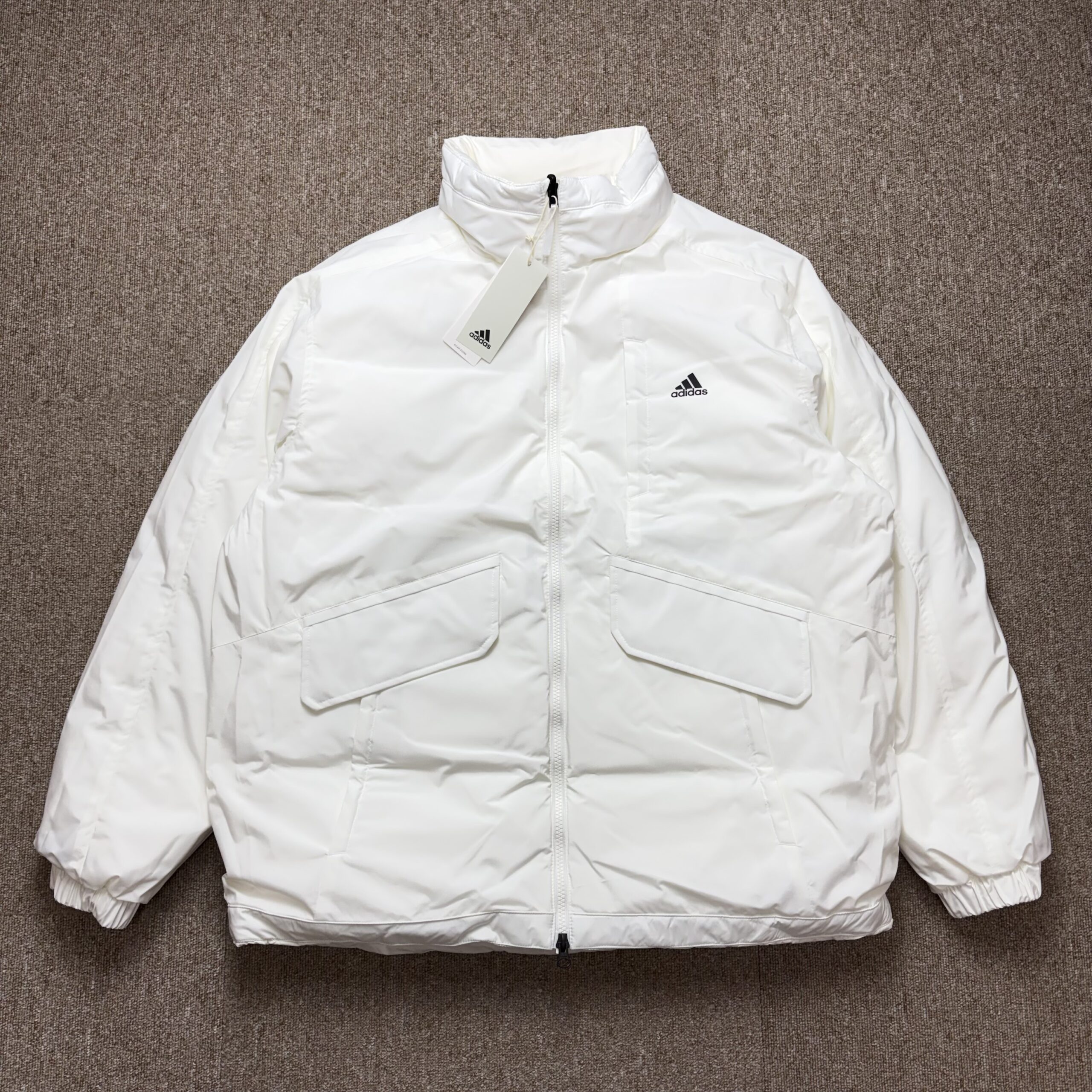 가볍고 따뜻하게! 아디다스 숏패딩으로 겨울 스타일 완성하기