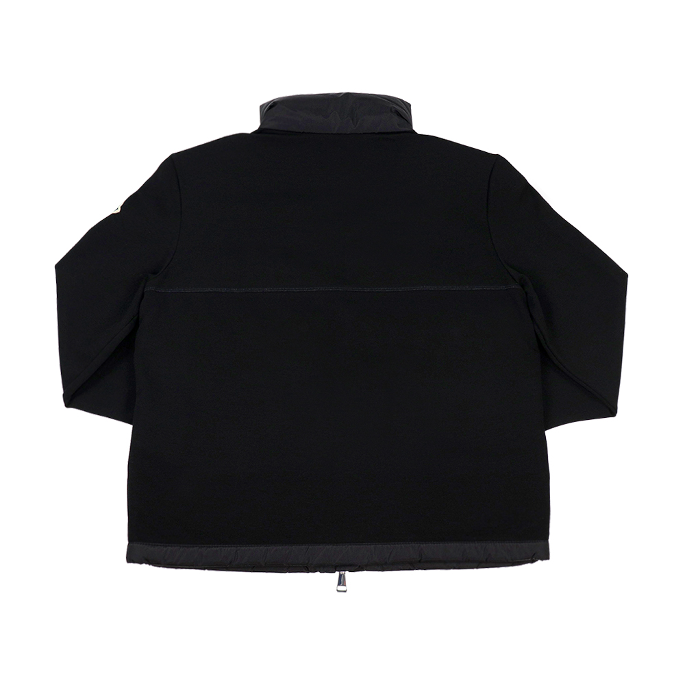 일상 속에서 멋을 더하는 몽클레르 여성 로고 패치 패딩 점퍼 추천