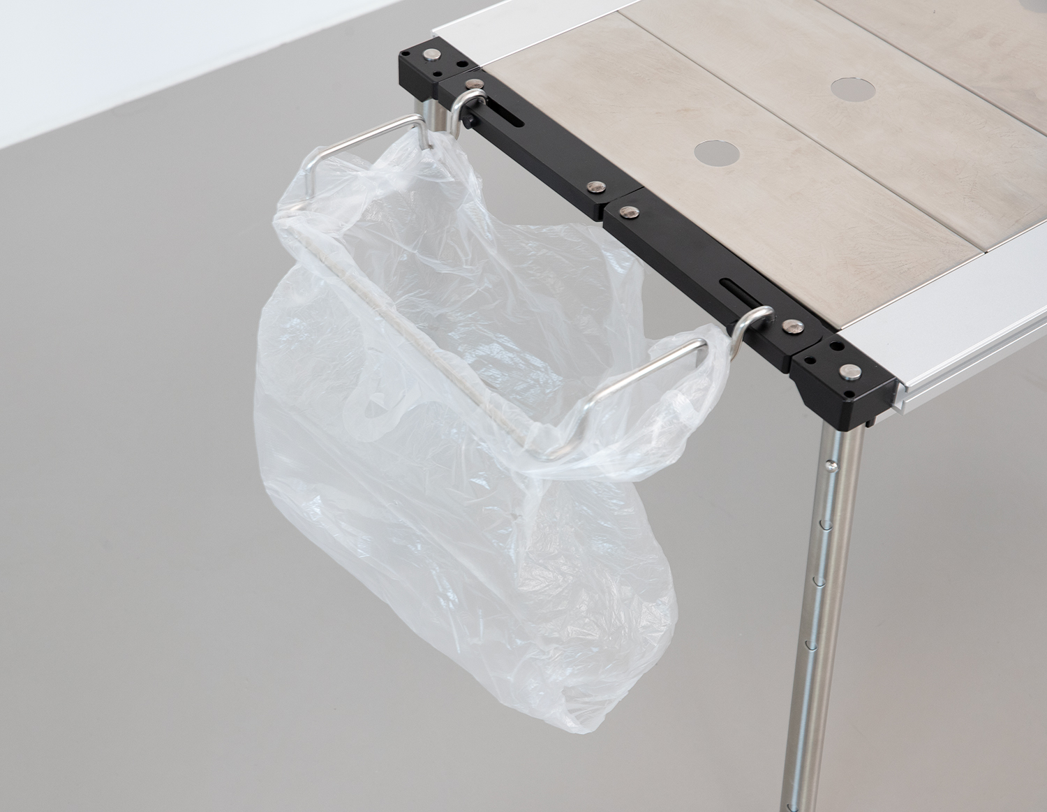 유니티23 IGT 테이블 옆에 딱! 간편한 행어 거치대 추천