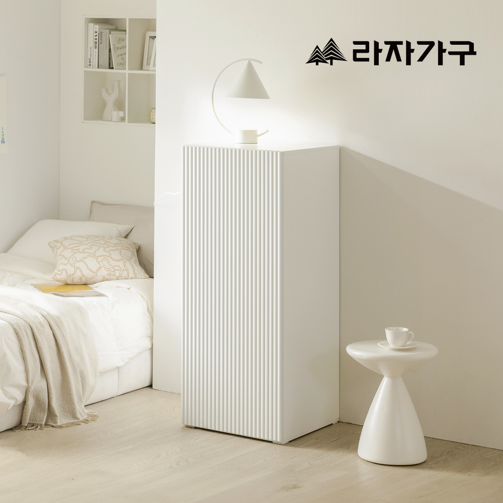 작은 공간도 넉넉하게! 낮은 빅수납 옷장으로 깔끔하게 정리하세요