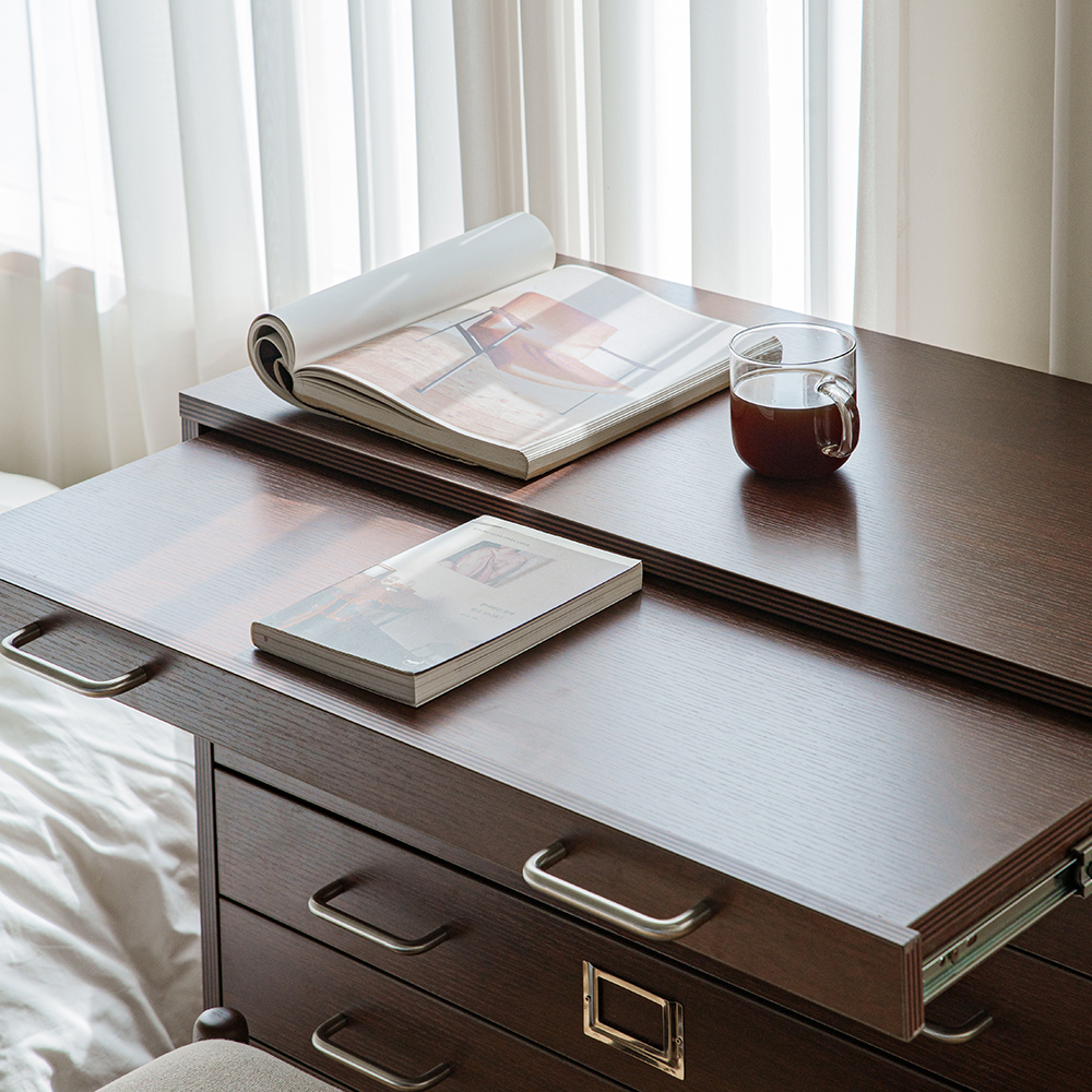 집안 정리의 필수! 4단 수납 서랍장으로 깔끔하게 정돈하세요