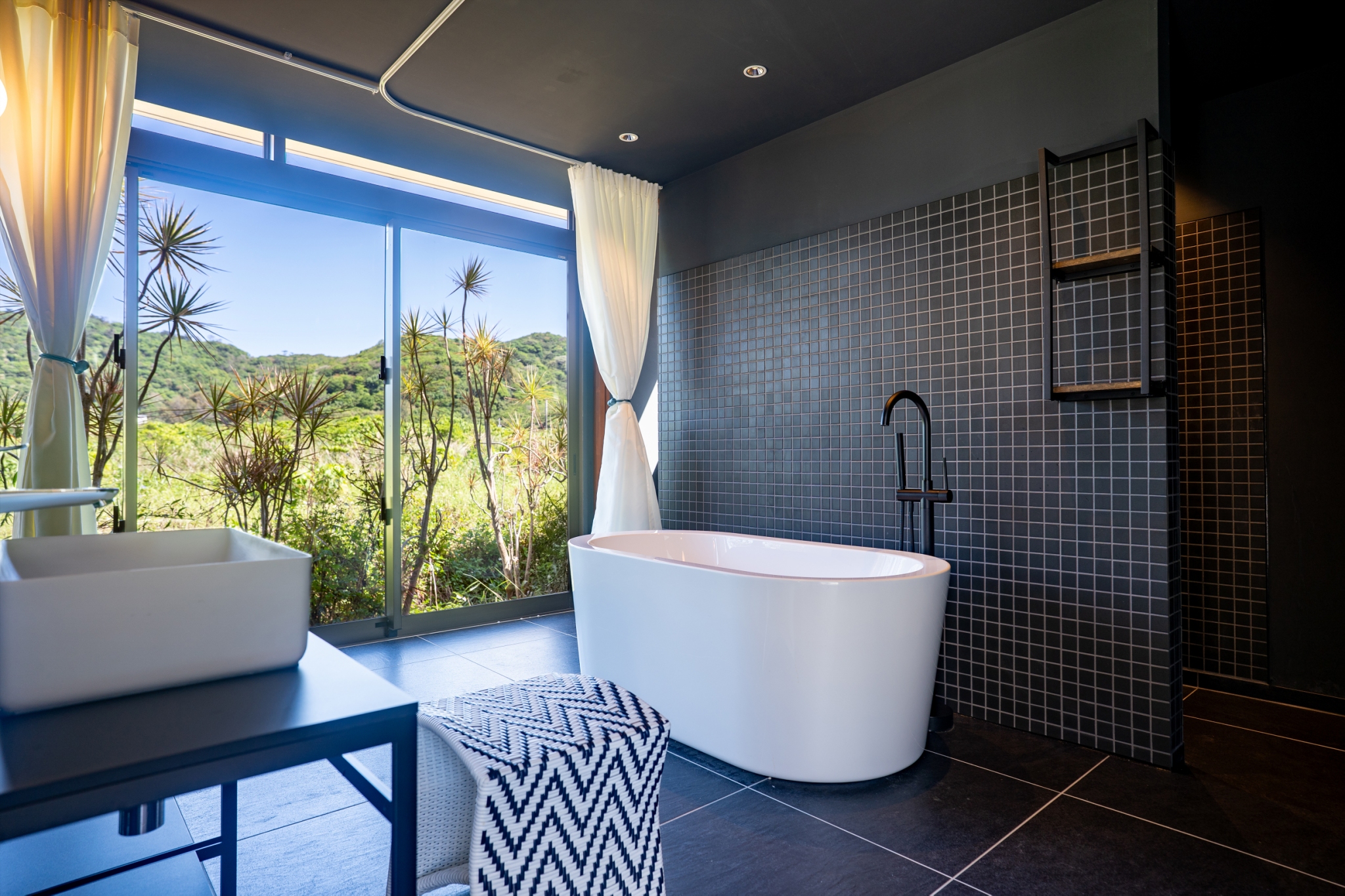 오키나와에서 가족과 함께하는 특별한 숙소 경험, 리플렉션 빌라즈 글란츠에서 보내는 여유로운 시간