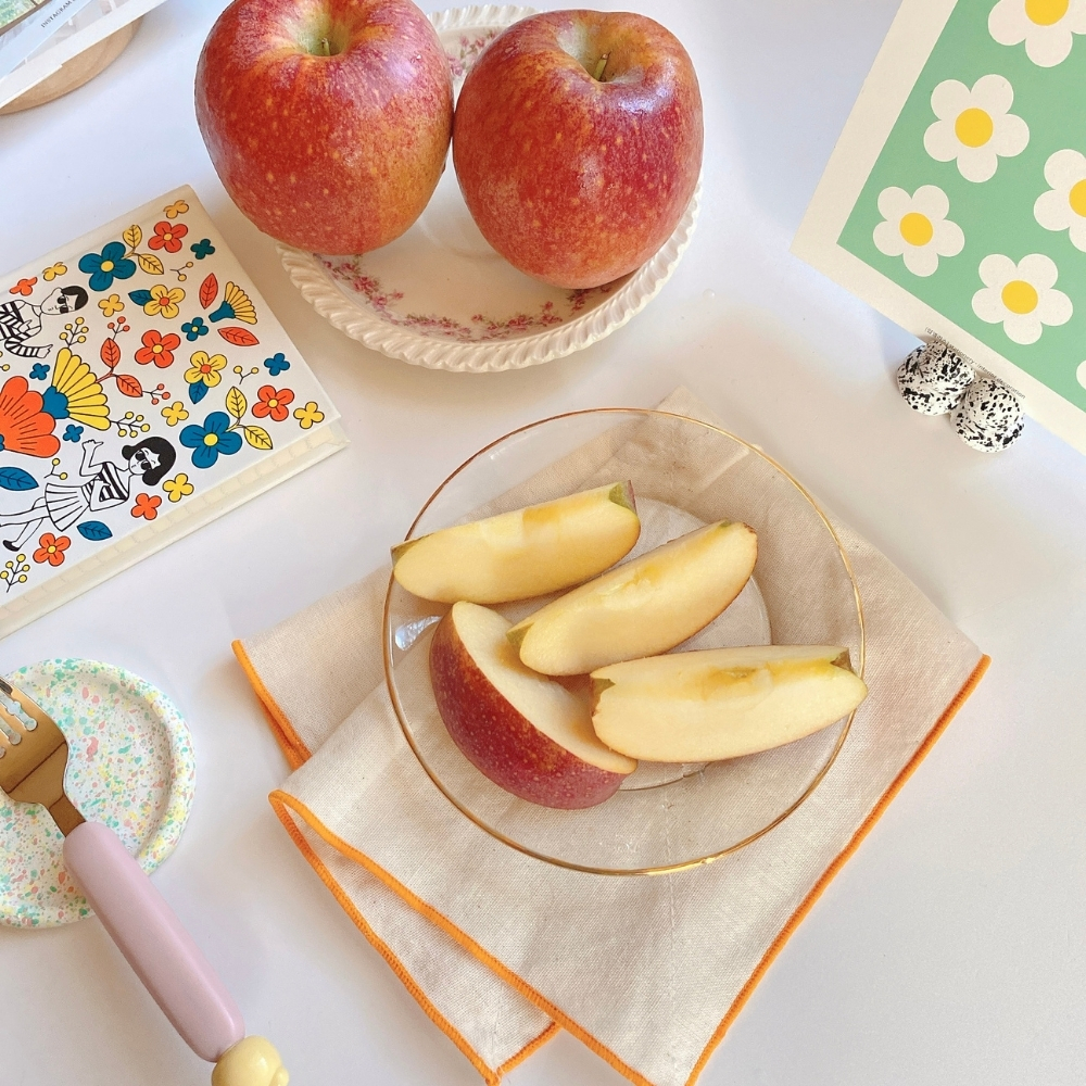 달콤하고 신선한 사과, 어디서든 쉽게 만날 수 있어요!