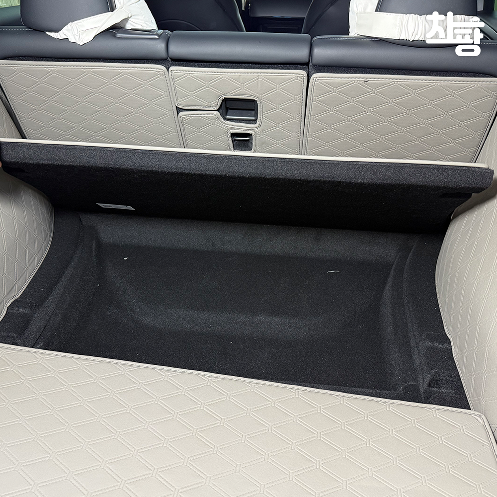 테슬라 모델Y에 딱 맞는 SUV 트렁크 매트, 차박도 걱정 없어요!