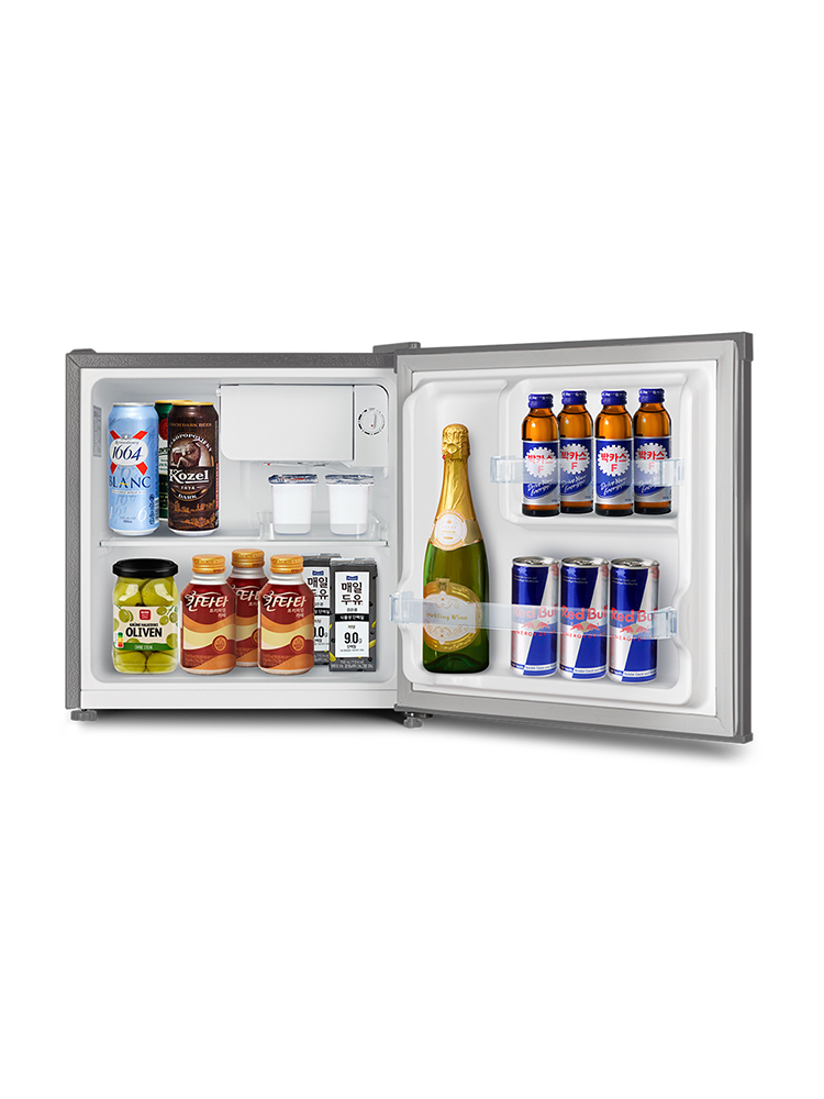 작고 귀여운 미니 냉장고, 원룸이나 사무실에 딱 좋아요!