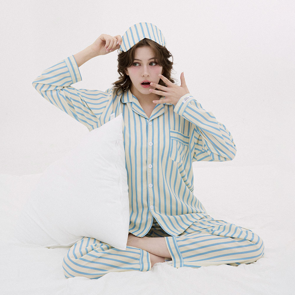 포근하고 세련된 실크핏 긴팔 잠옷 세트, 집에서도 특별하게 즐기기