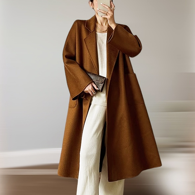 가을과 겨울에 딱 어울리는 따뜻한 울코트, 한번 입어보세요!