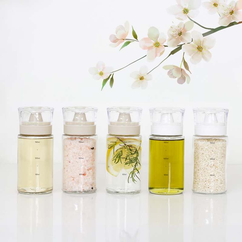 가볍고 깔끔하게! 밀폐 오일병과 조미료통 세트로 주방 정리 끝내기