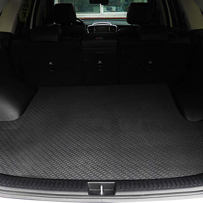 차량 트렁크에 딱 맞는 고무 바닥 매트, 쉽게 깔고 뺄 수 있어요!