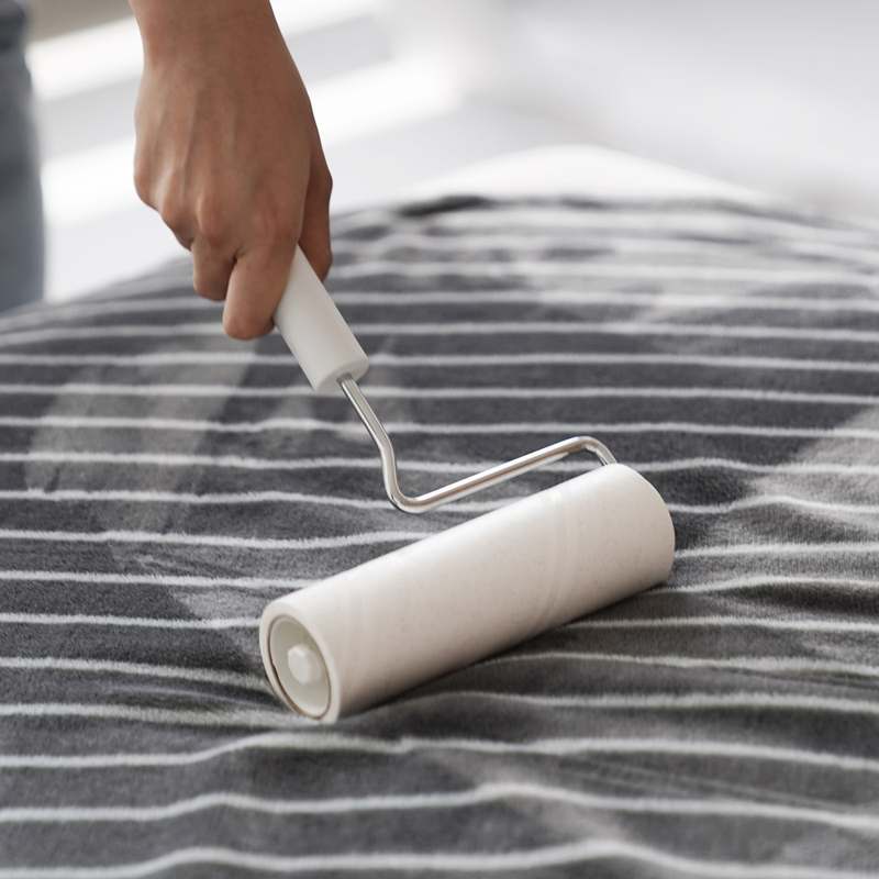 집안 청소가 더 쉬워지는 돌돌이 테이프 리필, 간편하게 교체하는 방법