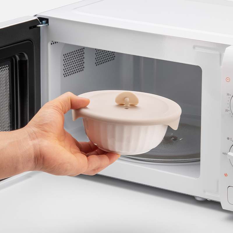 일상에서 딱 맞는 도자기 밥그릇, 아이보리 컬러로 깔끔하게!