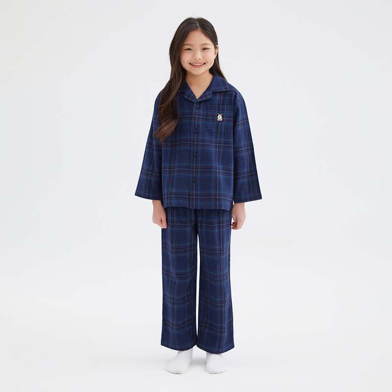 아이들이 좋아하는 콜라보 긴팔 파자마, 지금 바로 만나보세요!