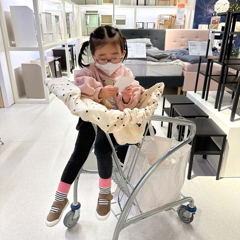 아이와 함께하는 외식과 쇼핑이 더 안전하고 편해지는 방법