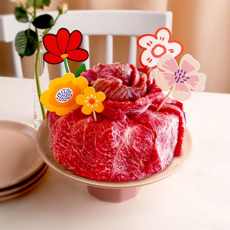 부모님께 특별한 생일 선물, 눈꽃 한우 케이크로 감동을 전하세요