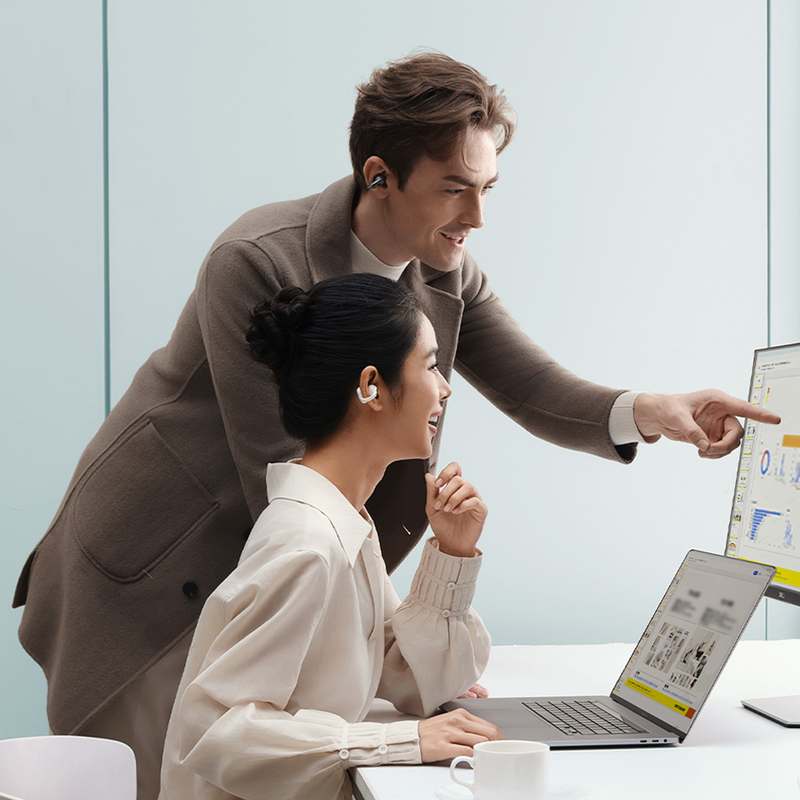 편하게 착용하는 무선 블루투스 이어폰, 귀에 아프지 않아서 좋아요!