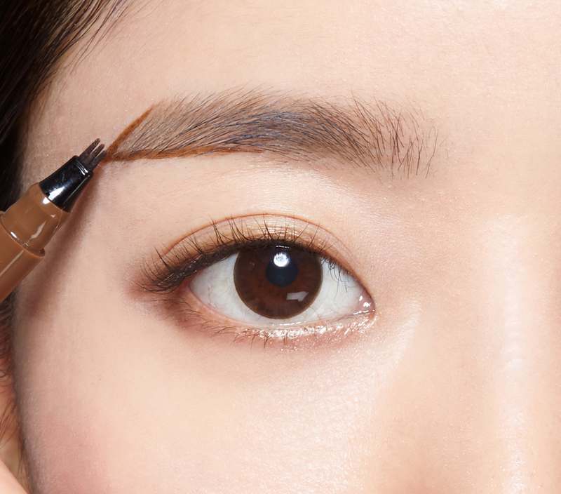 눈썹 메이크업이 더 쉬워지는, 친근한 눈썹펜 추천 이야기