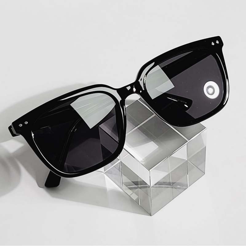 가볍고 스타일리시한 빅사이즈 사각 선글라스로 여름을 시원하게!