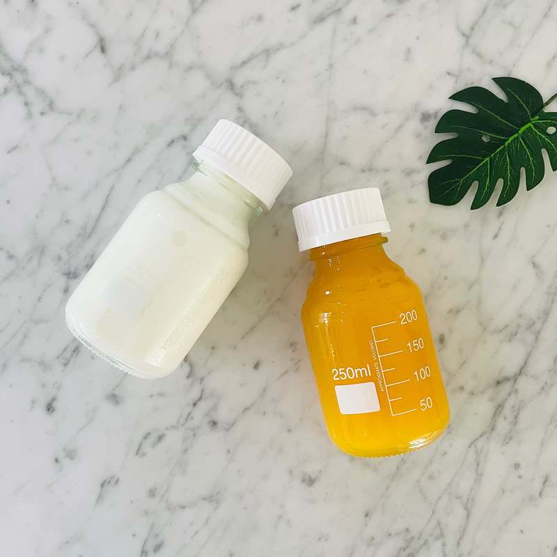 심플한 디자인의 눈금 유리병과 과일청 용기 4개 세트, 집안 분위기를 살려보세요!