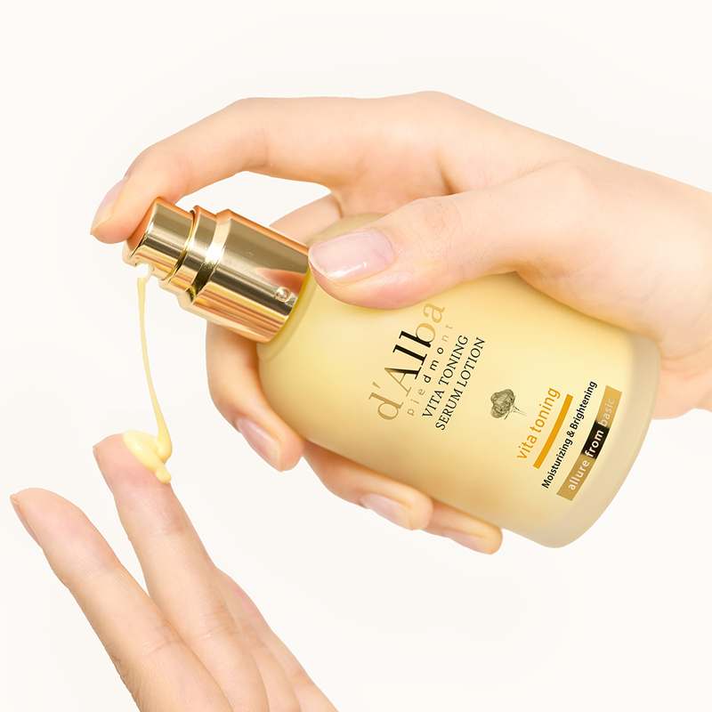 쉽고 빠르게 피부 톤을 밝혀주는 달바 비타 토닝 로션 추천!