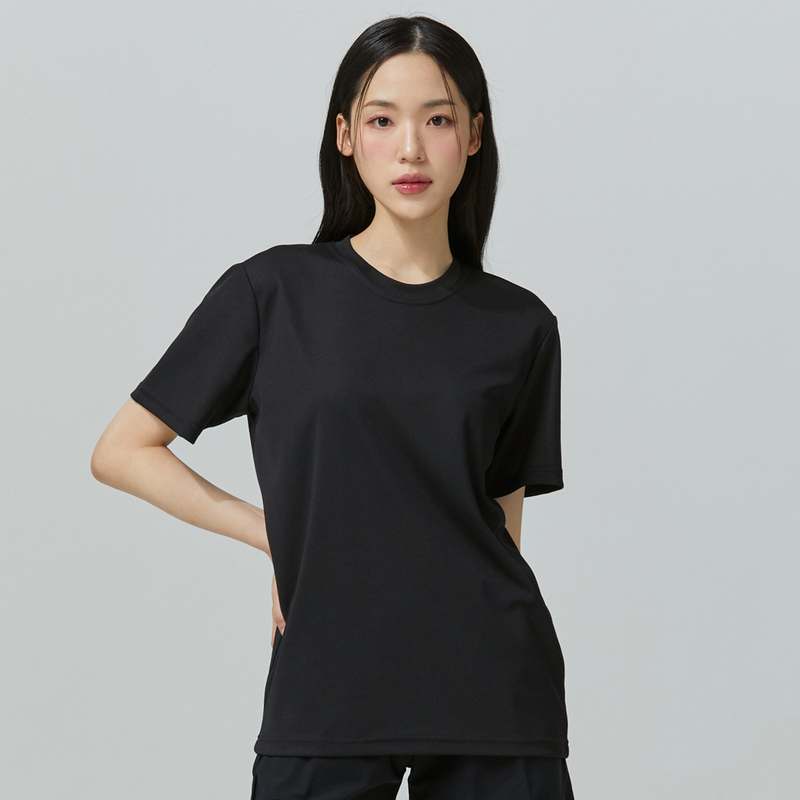 편하게 입기 좋은 쿨링 반팔 티셔츠, 운동할 때 딱이야!