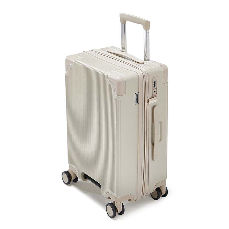 가볍고 넉넉한 여행 가방, 대형 캐리어로 여행 준비 끝!