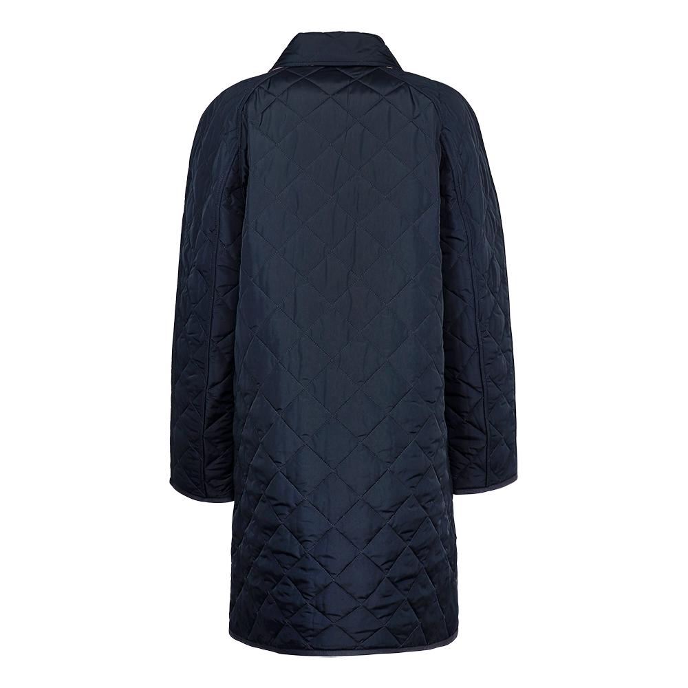 편안하게 입기 좋은 여성용 퀼팅 코트, 버버리 뉴 타이팅 스타일 소개