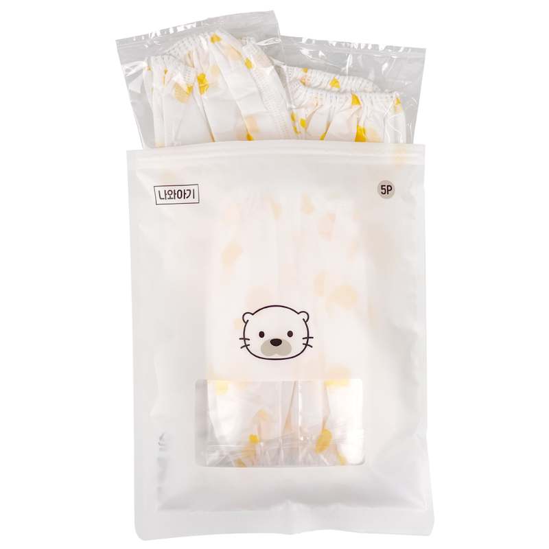 아기와 함께하는 식사 시간, 깔끔하게 챙기기 좋은 턱받이 추천