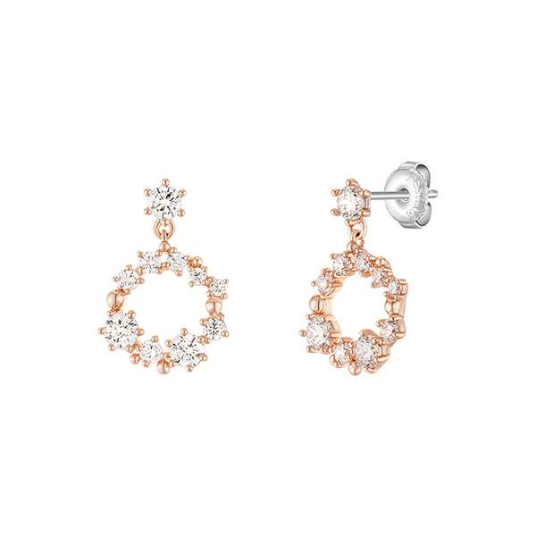 아이유가 선택한 제이에스티나 제이블랑 귀걸이, 어떤 매력이 숨어 있을까?