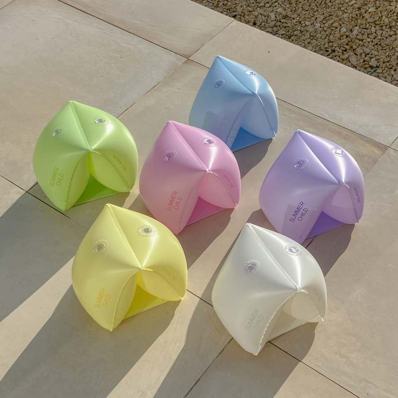 여름철 즐거운 물놀이, 아이와 함께하는 해먹과 누들 튜브 추천!