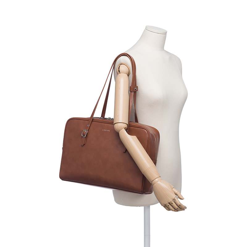 쉽고 편하게! 제이에스티나 VERO LG 숄더백으로 세련된 스타일 완성하기